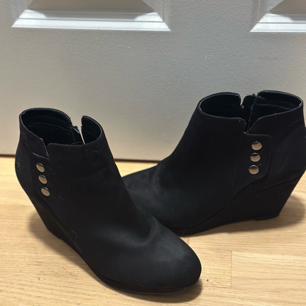 CL Chinese Laundry Black Wedge Ankle Boots size 9.5